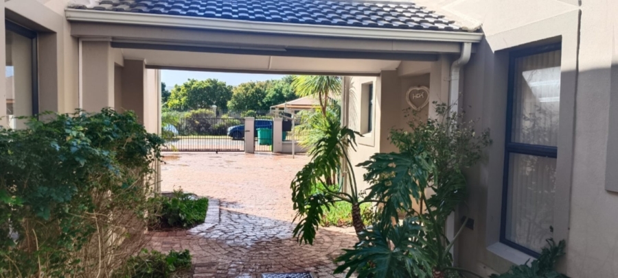 3 Bedroom Property for Sale in Sandbaai Western Cape